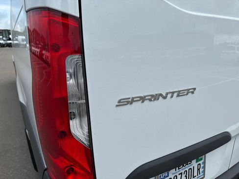 Used 2025 Mercedes-Benz Sprinter 2500 image 11