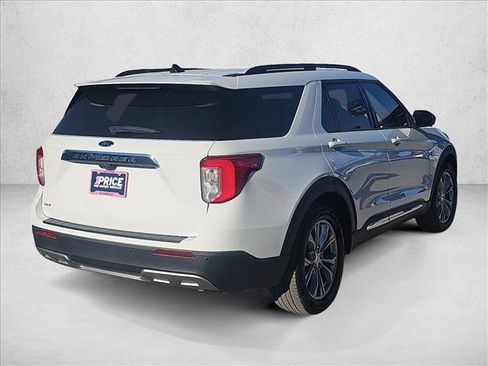 Used 2021 Ford Explorer XLT w/ Equipment Group 202A image 5