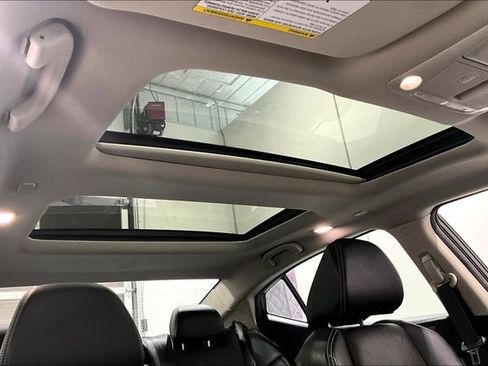 Used 2023 Nissan Maxima SL FWD image 28