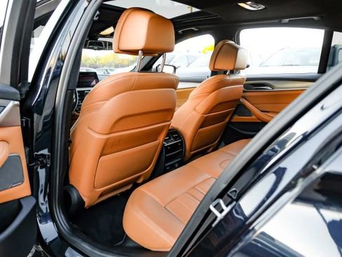 Used 2018 BMW M550i xDrive image 47