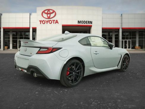 Used 2026 Toyota GR86 Premium w/ Performance Package RWD image 21