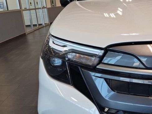 Certified 2025 Subaru Forester Premium AWD/4WD image 8