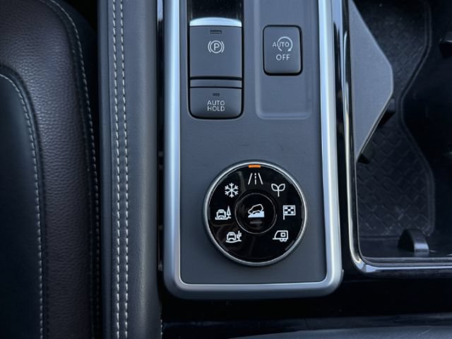 Used 2024 Nissan Pathfinder Platinum AWD/4WD image 27
