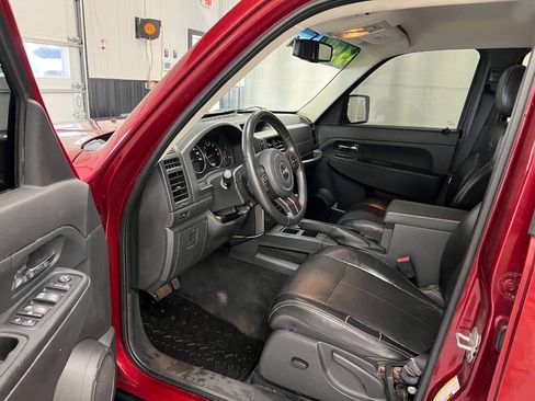 Used 2012 Jeep Liberty Sport RWD image 7