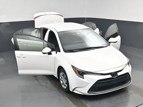 Used 2024 Toyota Corolla LE image 52