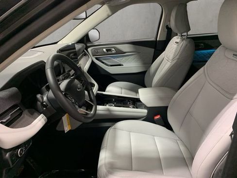 New 2026 Ford Explorer Platinum w/ LUX Leather Package AWD/4WD image 33