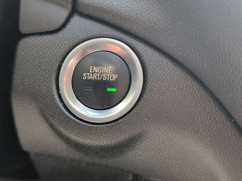 Used 2020 Chevrolet Equinox LT FWD image 19