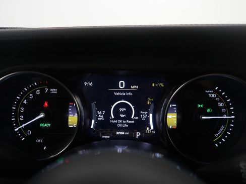 Used 2022 Jeep Wrangler Unlimited Sahara w/ Cold Weather Group image 26