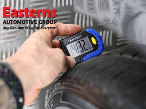 Used 2023 Nissan Sentra SR w/ SR Premium Package FWD image 29