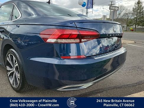 Certified 2022 Volkswagen Passat 2.0T SE FWD image 27