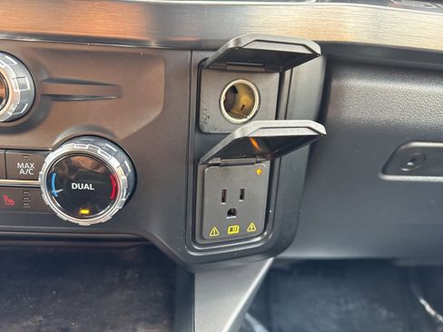 Used 2024 Ford F350 Lariat image 29