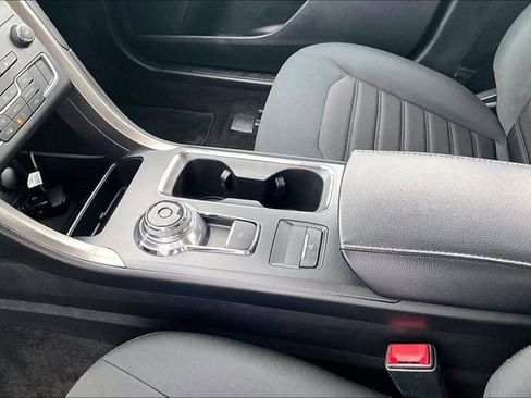 Used 2019 Ford Fusion SE image 17