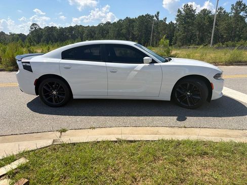 Used 2019 Dodge Charger SXT RWD image 29