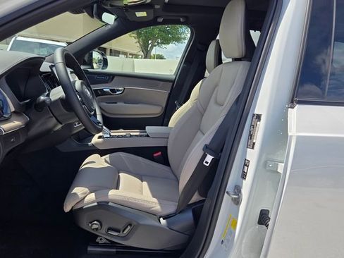 New 2026 Volvo XC90 B6 Ultra w/ Protection Package Premier AWD/4WD image 12