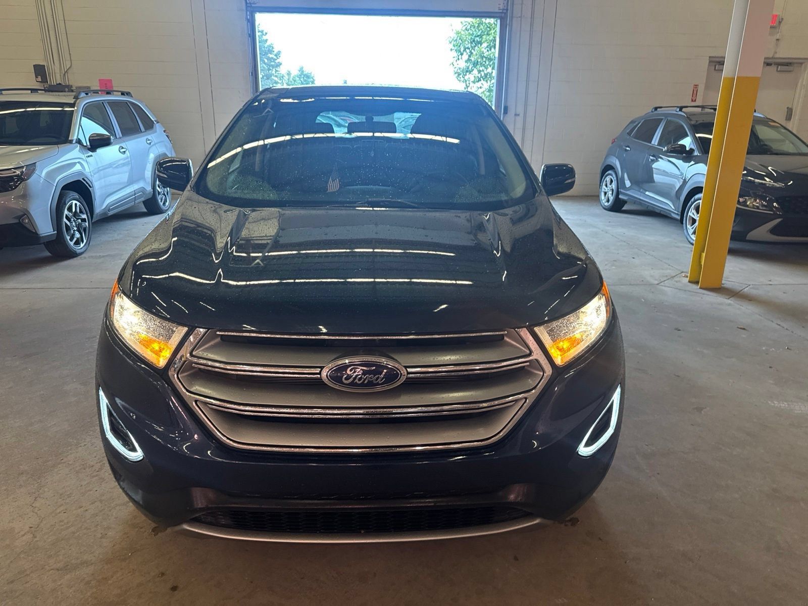 Used 2017 Ford Edge Titanium w/ Equipment Group 301A AWD/4WD image 2