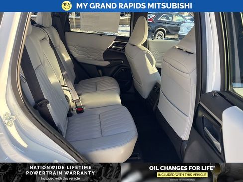 New 2026 Mitsubishi Outlander SEL AWD/4WD image 14