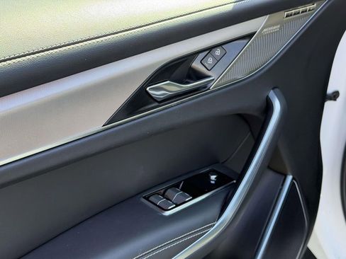 Used 2023 Jaguar F-PACE R-Dynamic S image 18