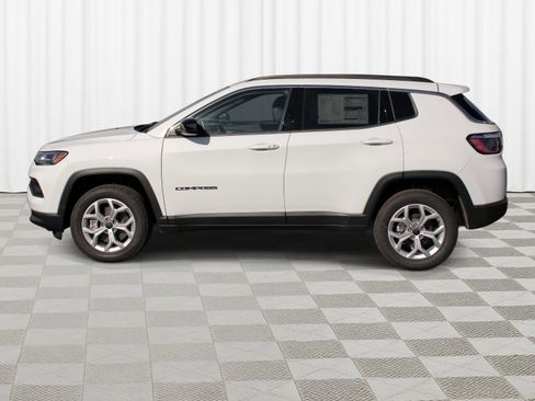 New 2026 Jeep Compass Latitude image 35