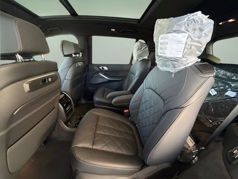 Used 2026 BMW X7 xDrive40i w/ Premium Package AWD/4WD image 22