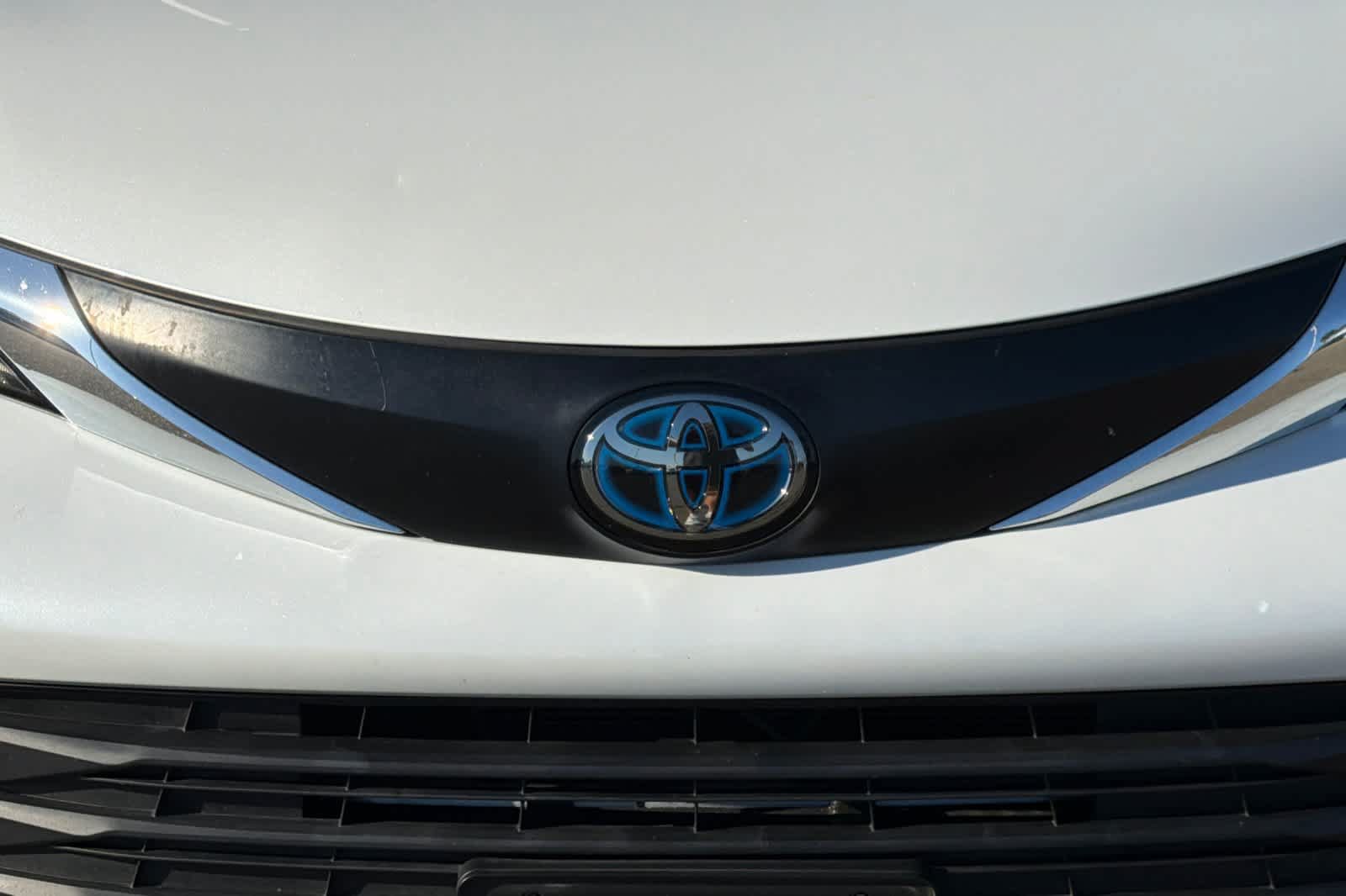 Used 2023 Toyota Sienna XLE FWD image 16