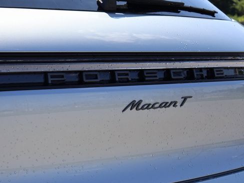 New 2025 Porsche Macan image 7