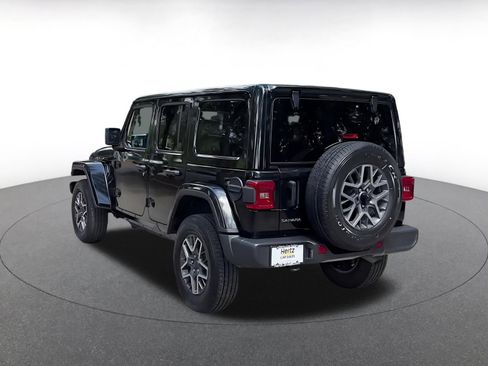 Used 2025 Jeep Wrangler Unlimited Sahara AWD/4WD image 11