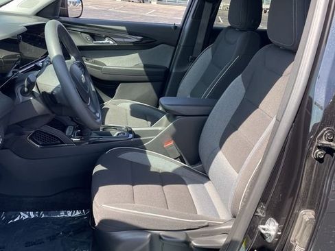 Used 2024 Chevrolet TrailBlazer LT FWD image 11