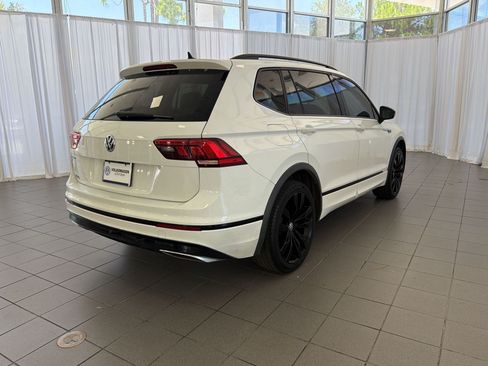 Used 2020 Volkswagen Tiguan SE R-Line FWD image 9