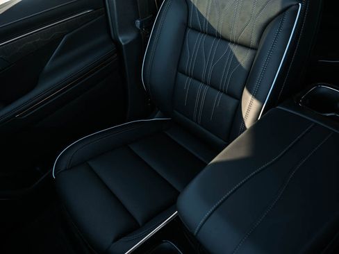 New 2026 Buick Enclave Avenir w/ Super Cruise Package image 28