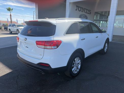 Used 2016 Kia Sorento LX AWD/4WD image 5
