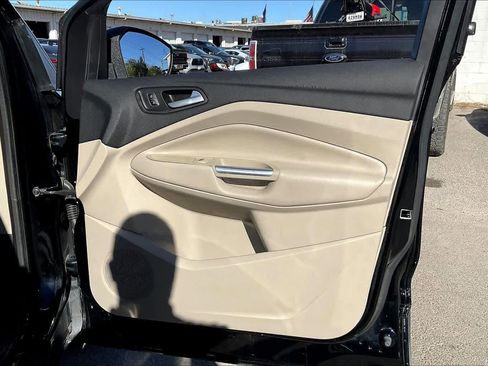 Used 2017 Ford Escape Titanium image 21