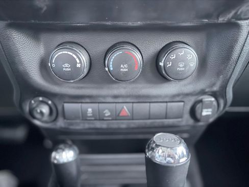Used 2011 Jeep Wrangler Unlimited Sport AWD/4WD image 20