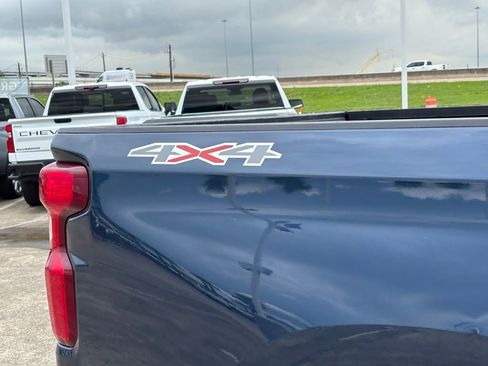 Used 2023 Chevrolet Silverado 1500 Custom AWD/4WD image 8