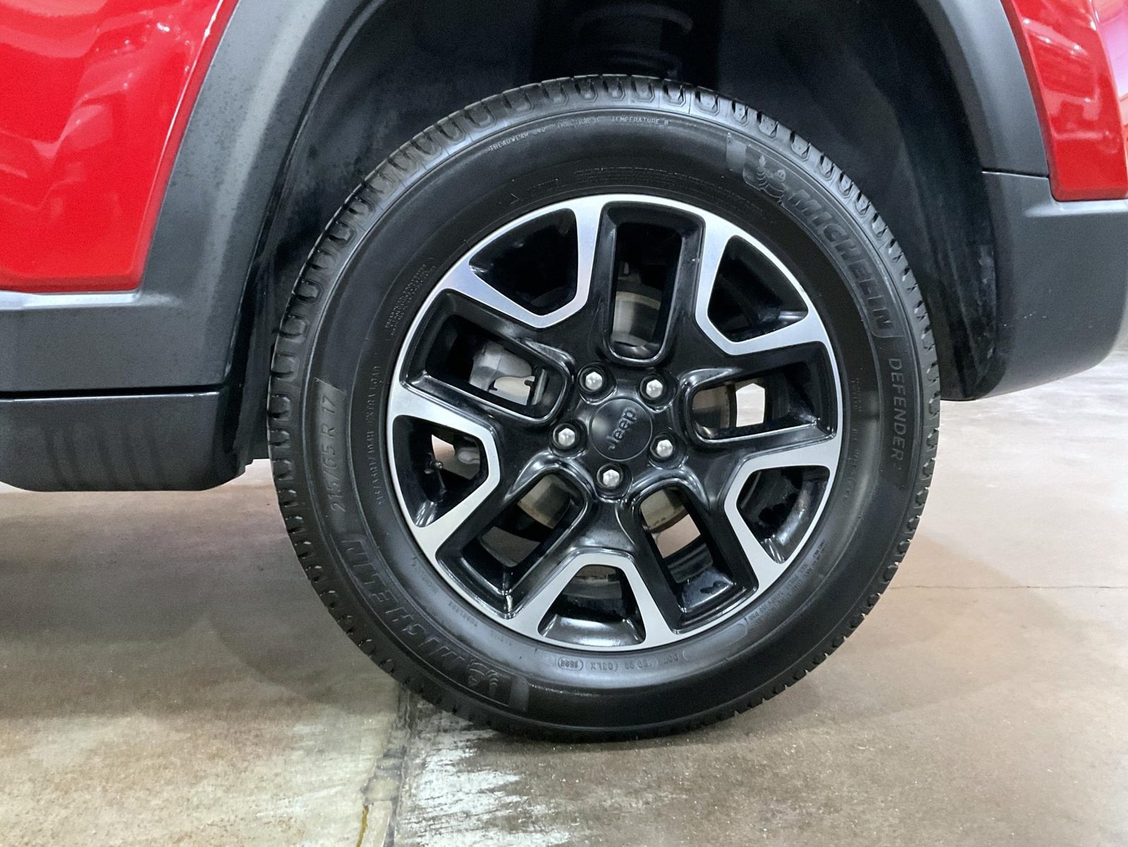 Used 2019 Jeep Compass Trailhawk w/ Cold Weather Group AWD/4WD image 22
