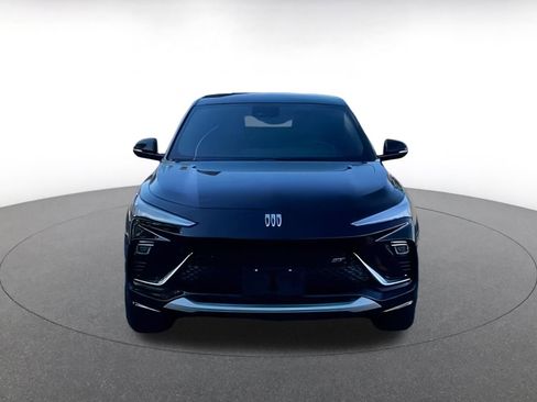 Used 2025 Buick Envista Sport Touring image 3