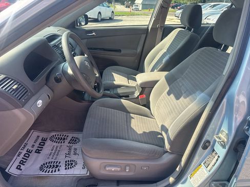 Used 2005 Toyota Camry LE FWD image 13