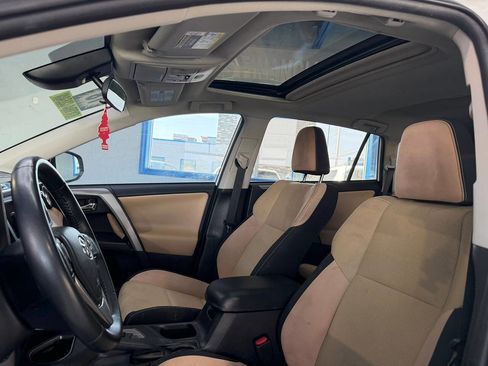 Used 2018 Toyota RAV4 XLE FWD image 19