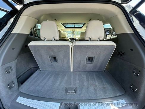Used 2022 Cadillac XT6 Premium Luxury w/ LPO, Floor Liner Package AWD/4WD image 19