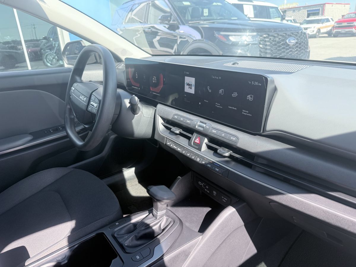 Used 2025 Kia K4 FWD image 12