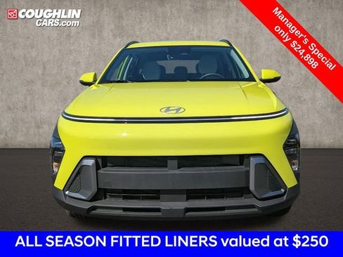 Used 2025 Hyundai Kona SEL image 2