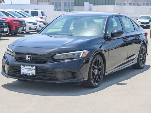 Used 2023 Honda Civic Sport image 3
