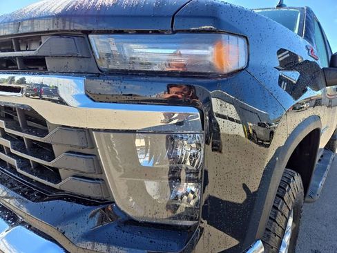 Used 2024 Chevrolet Silverado 2500 LT w/ Convenience Package AWD/4WD image 7