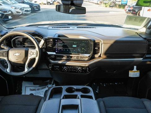 New 2025 Chevrolet Silverado 1500 LT AWD/4WD image 12