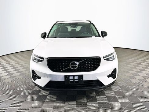 Used 2023 Volvo XC40 B5 Plus w/ Driver Assist Package AWD/4WD image 3