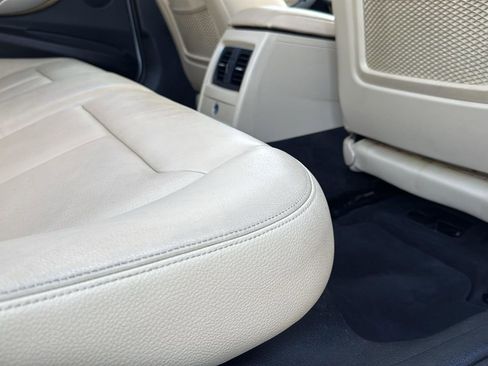 Used 2018 BMW 320i Sedan image 25