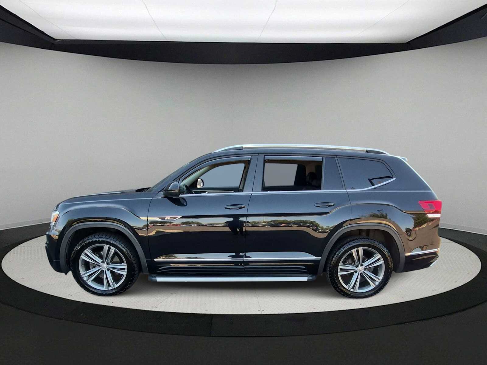 Used 2019 Volkswagen Atlas SEL R-Line AWD/4WD image 5
