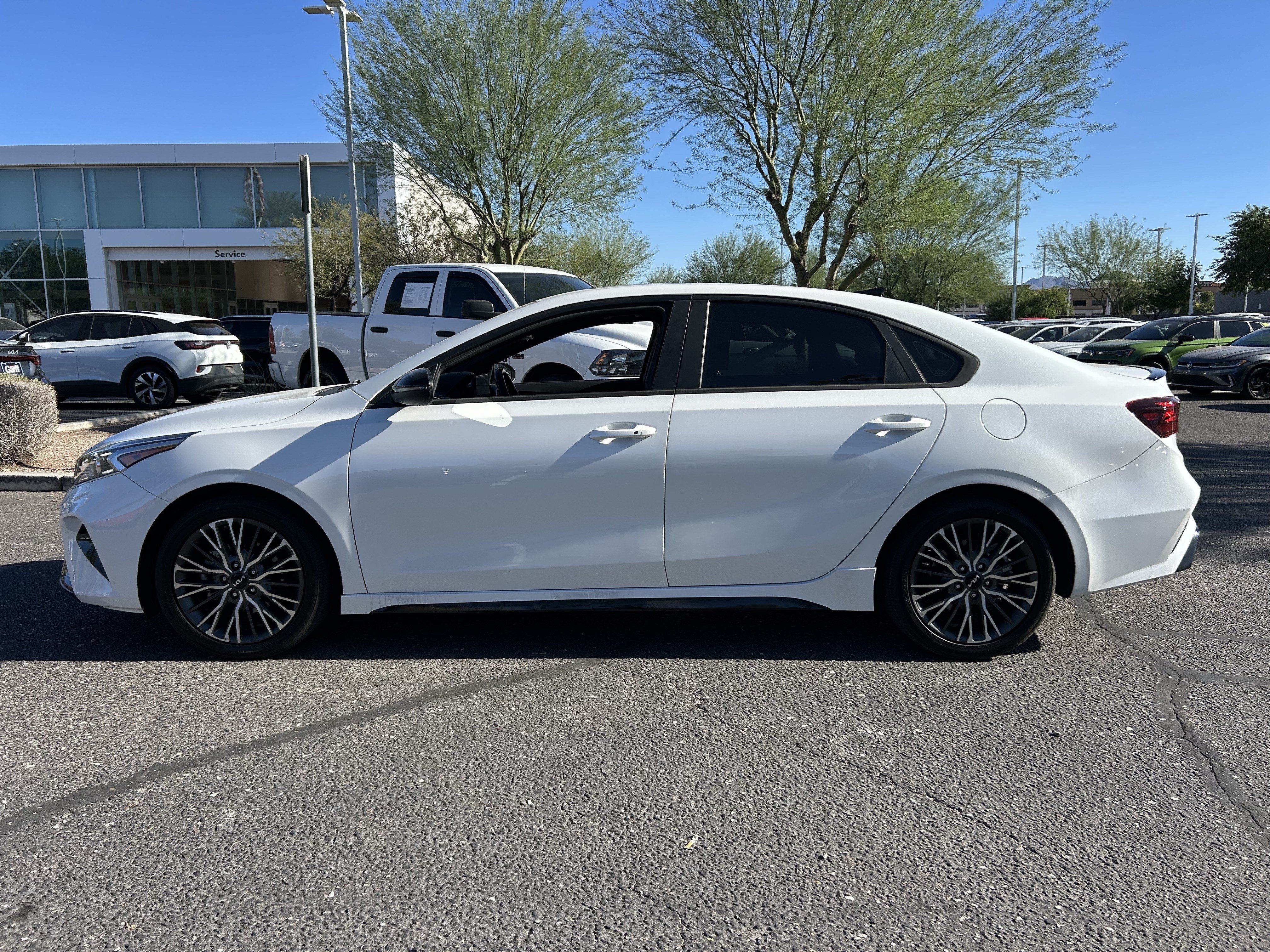 Used 2023 Kia Forte GT-Line w/ GT-Line Premium Package FWD image 3