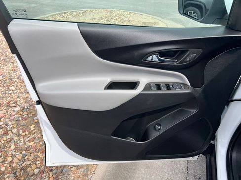 Used 2023 Chevrolet Equinox LT image 17