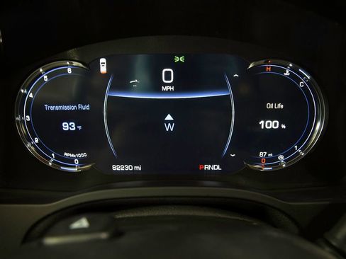 Used 2018 Cadillac Escalade ESV Premium Luxury image 17