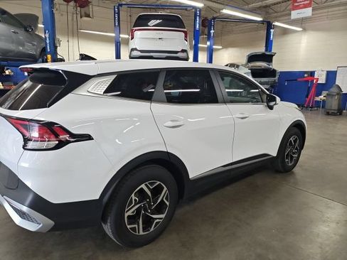 Certified 2025 Kia Sportage LX FWD image 10